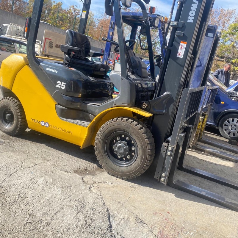 Komatsu 25 Dizel Forklift 2.5 Ton